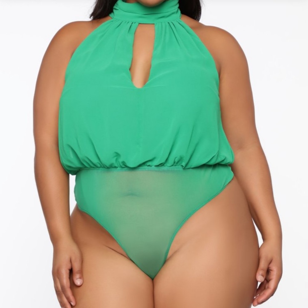 Sleeveless Green bodysuit :🎁white bodysuit